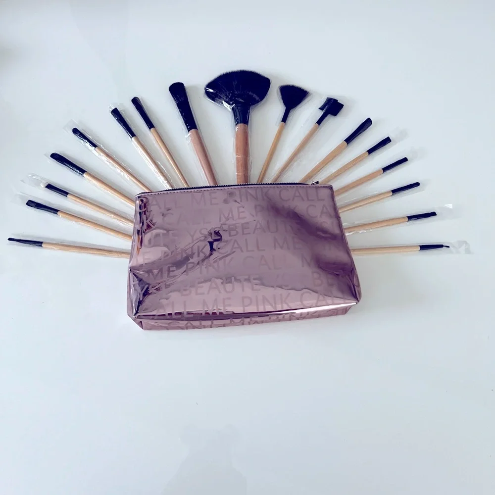 YVES SAINT LAURENT PROFESSIONAL MAKEUP BRUSHES SET & CASE COSMETIC BAG